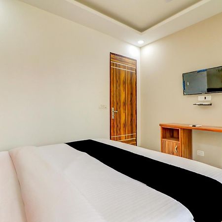 Oyo Flagship 80318 Hotel Sai Plaza Near Indira Gandhi International Airport New Delhi Buitenkant foto