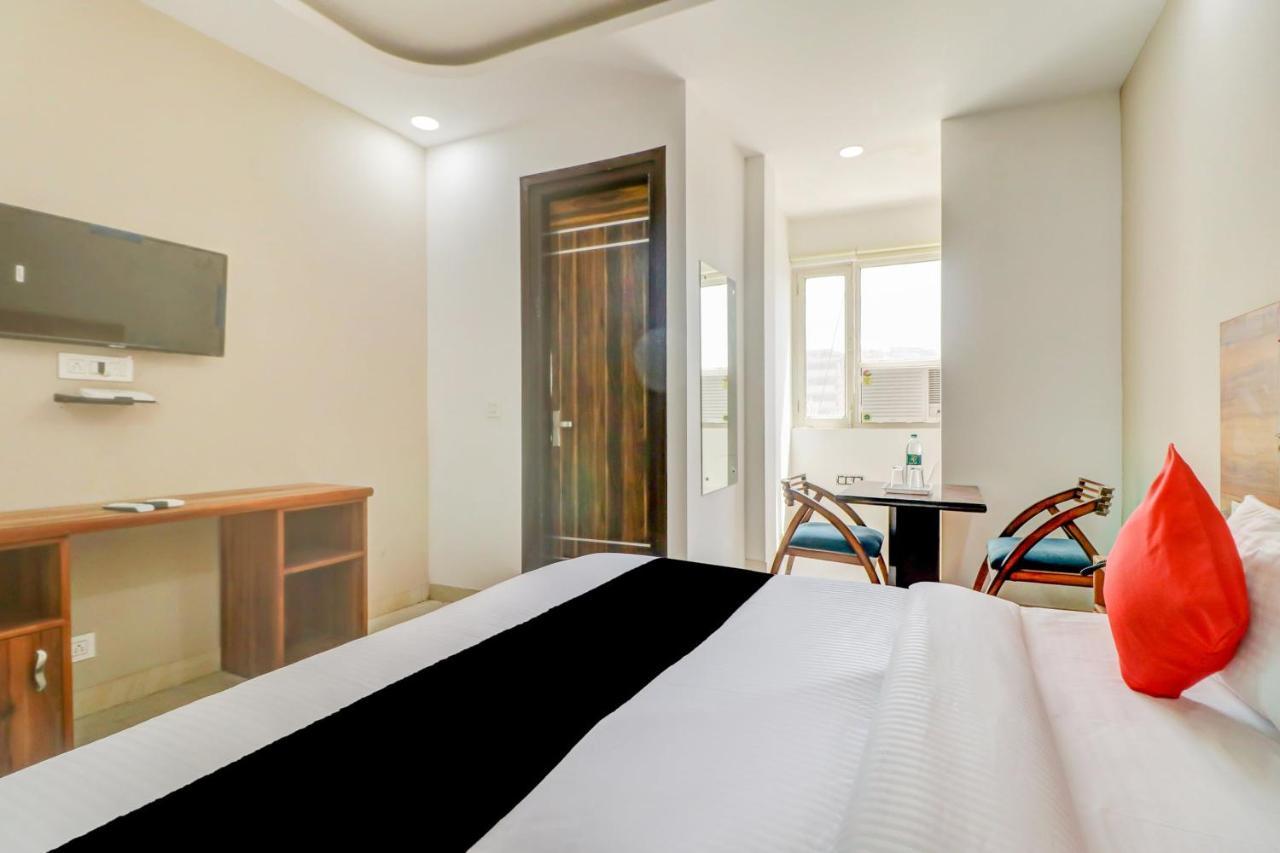 Oyo Flagship 80318 Hotel Sai Plaza Near Indira Gandhi International Airport New Delhi Buitenkant foto