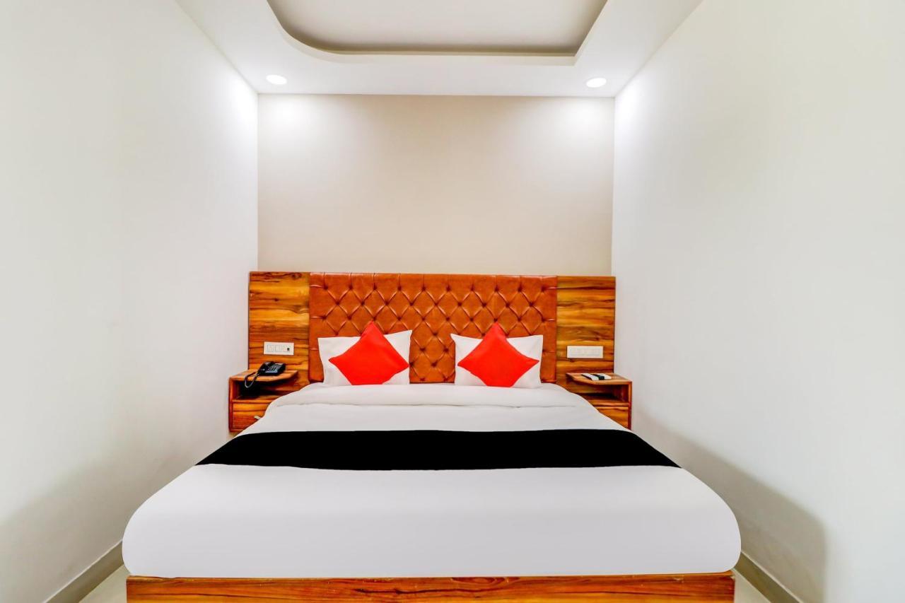 Oyo Flagship 80318 Hotel Sai Plaza Near Indira Gandhi International Airport New Delhi Buitenkant foto
