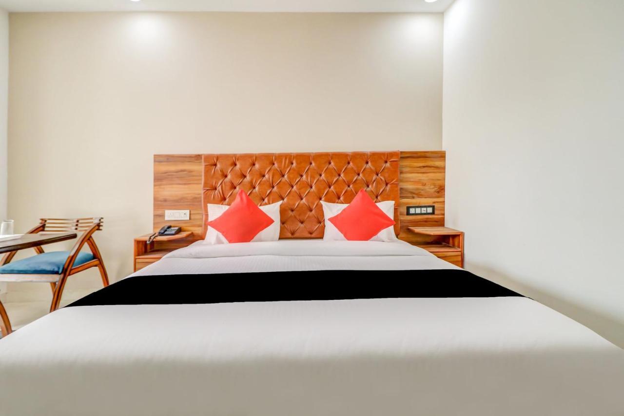 Oyo Flagship 80318 Hotel Sai Plaza Near Indira Gandhi International Airport New Delhi Buitenkant foto