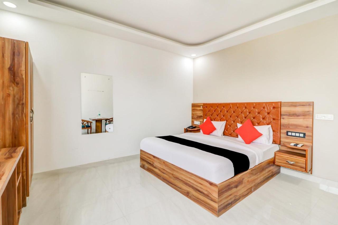 Oyo Flagship 80318 Hotel Sai Plaza Near Indira Gandhi International Airport New Delhi Buitenkant foto