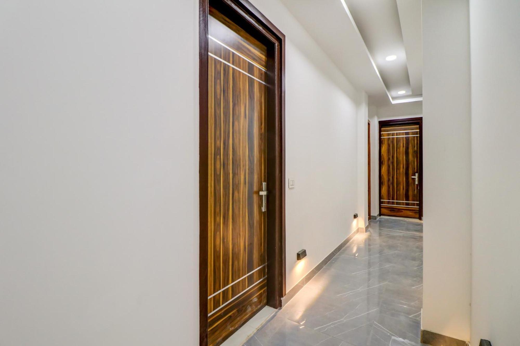 Oyo Flagship 80318 Hotel Sai Plaza Near Indira Gandhi International Airport New Delhi Buitenkant foto