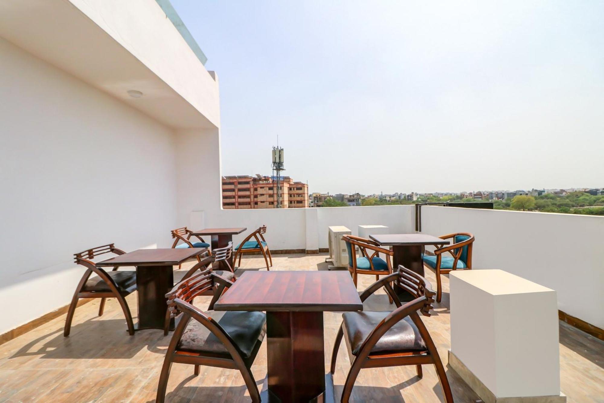 Oyo Flagship 80318 Hotel Sai Plaza Near Indira Gandhi International Airport New Delhi Buitenkant foto