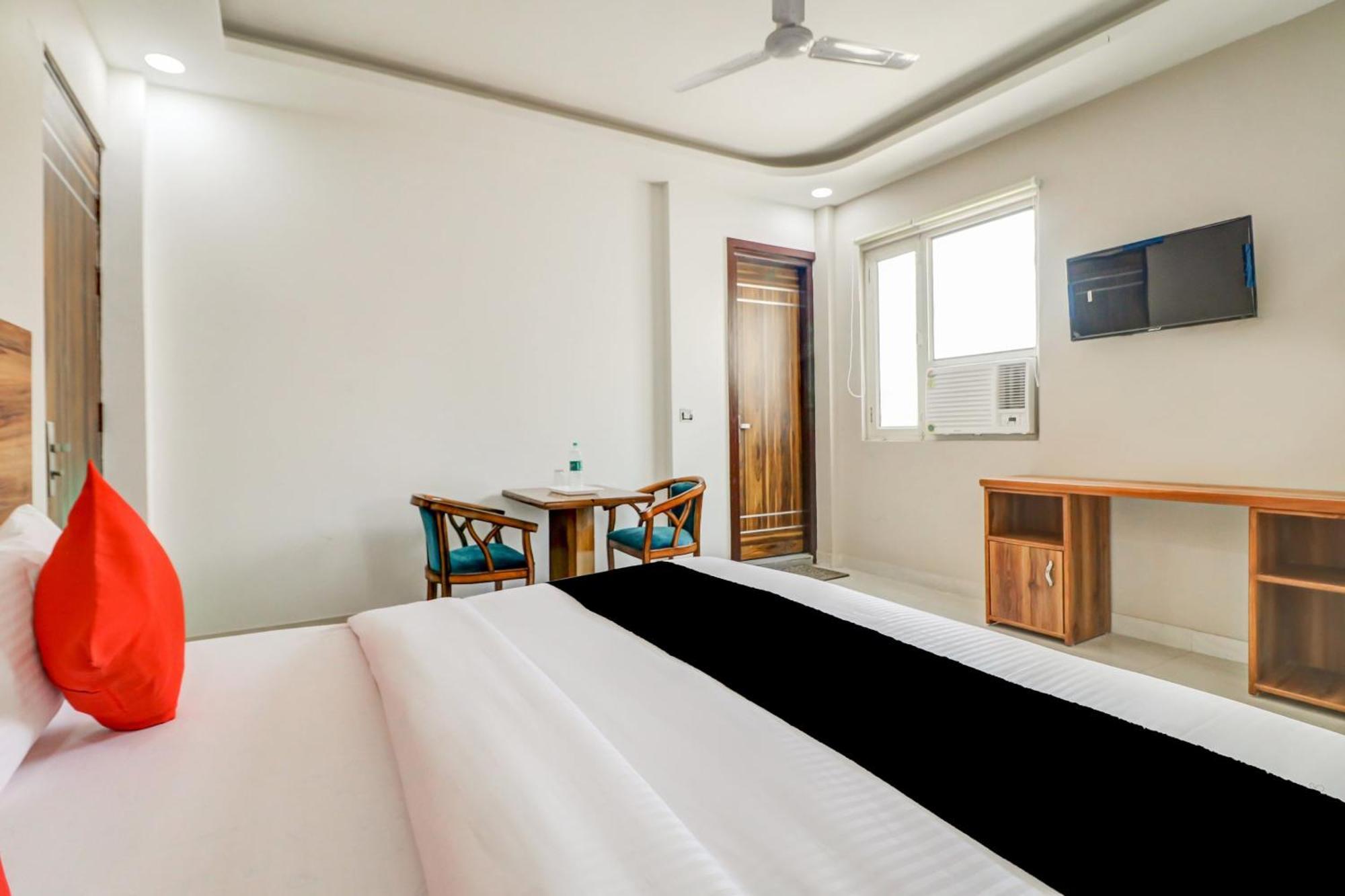 Oyo Flagship 80318 Hotel Sai Plaza Near Indira Gandhi International Airport New Delhi Buitenkant foto